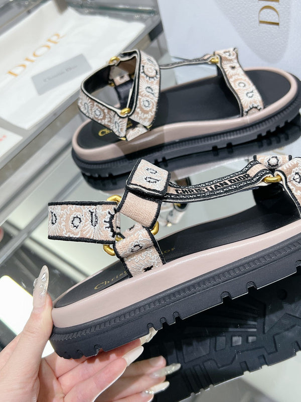 CD D-Wave Sandal In Light Pink Black Cowhide 100761