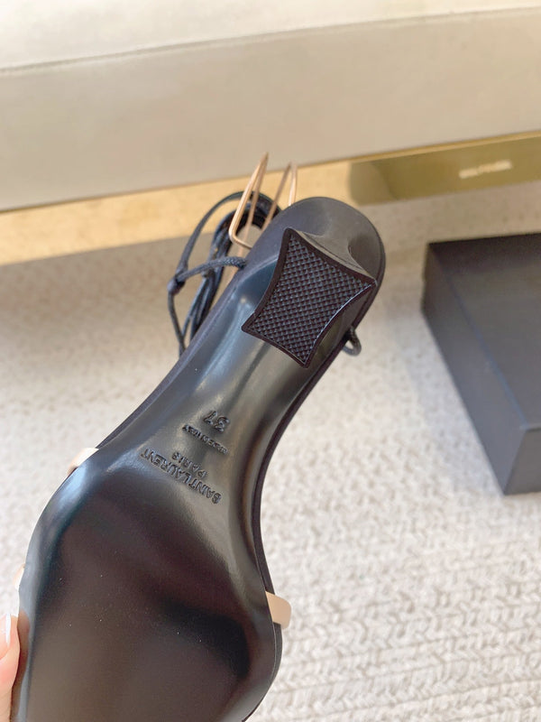 LIZA SANDALS IN BLACK AND NUDE SILK