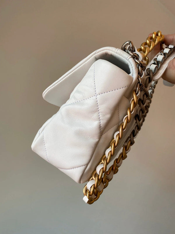 Chanel 2026 Flap Bag 26cm White Lambskin With Gold Hardware