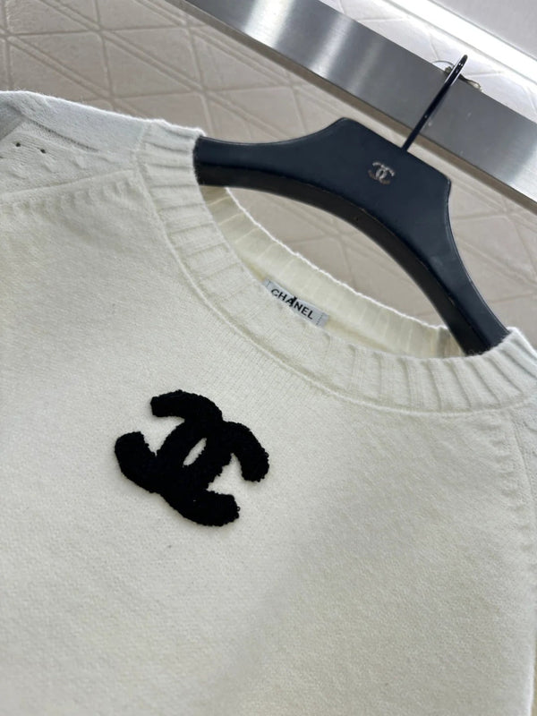 CC 26 Crew Neck Raglan Pullover Sweater White Wool 331351